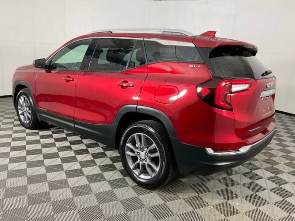Used 2024 GMC Terrain SLT SUV