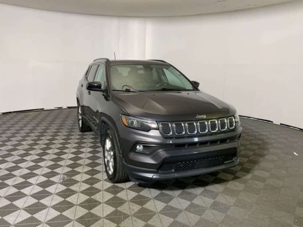 Used 2022 Jeep Compass Latitude Lux