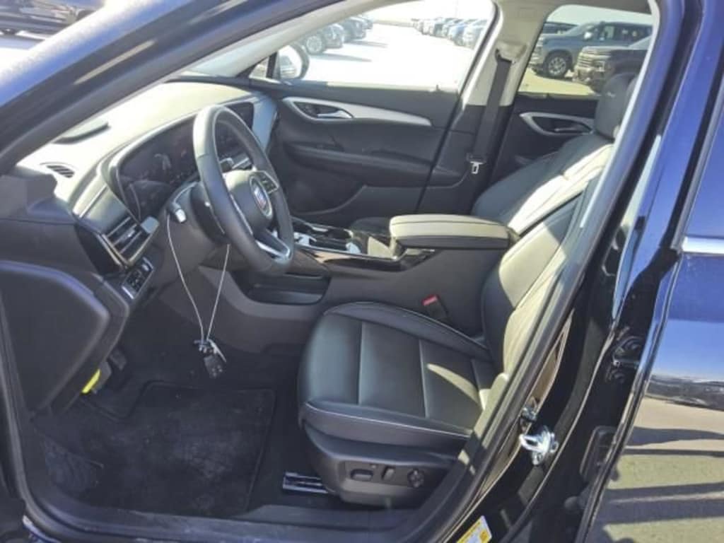 Used 2025 Buick Envision Avenir SUV