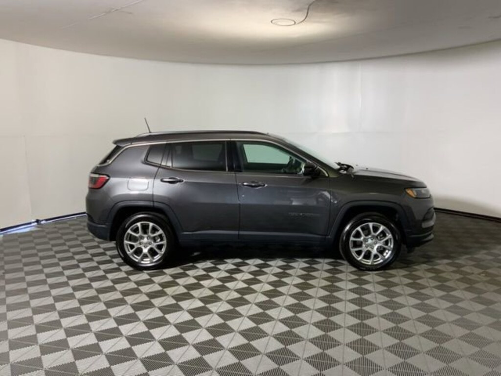 Used 2022 Jeep Compass Latitude Lux