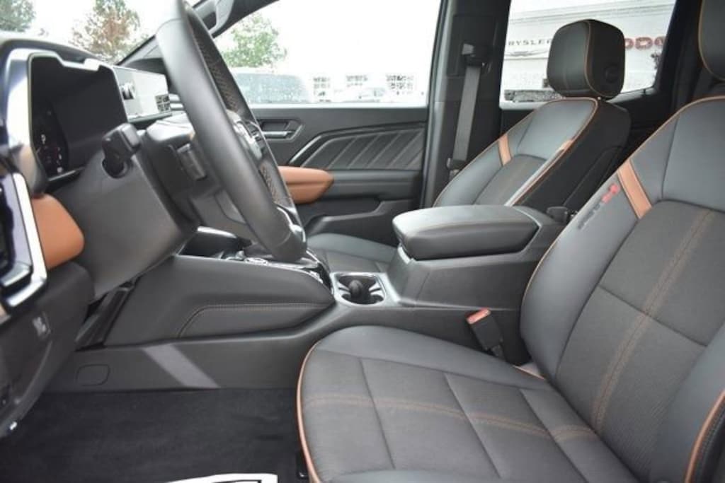 Used 2025 GMC Canyon AT4 Truck