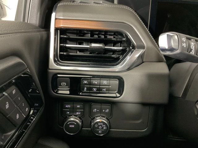 2026 GMC Yukon XL Denali - Photo 20