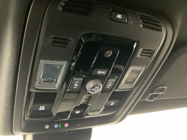 2026 GMC Yukon XL Denali - Photo 18
