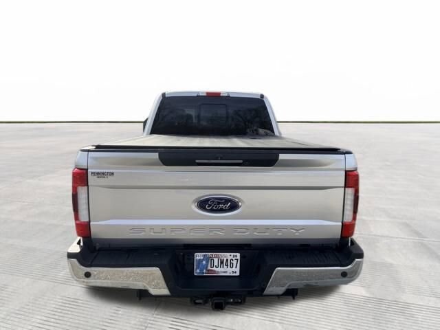 2017 Ford F-250 Lariat photo 3