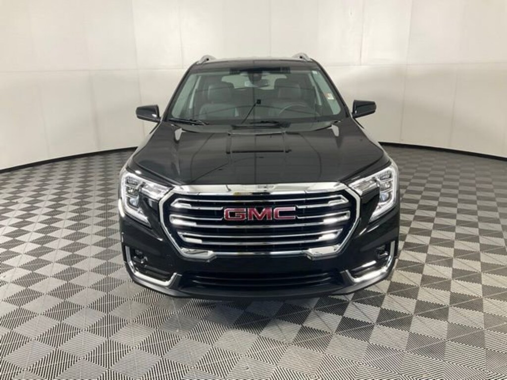 Used 2024 GMC Terrain SLT SUV