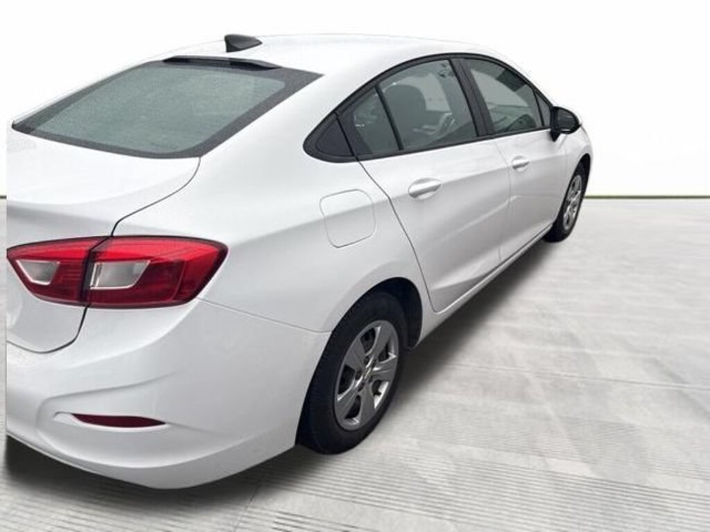 Used 2018 Chevrolet Cruze LS Car
