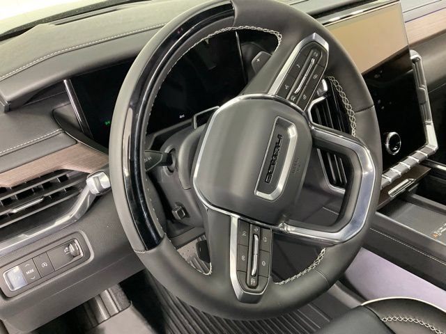 2026 GMC Acadia Denali - Photo 21