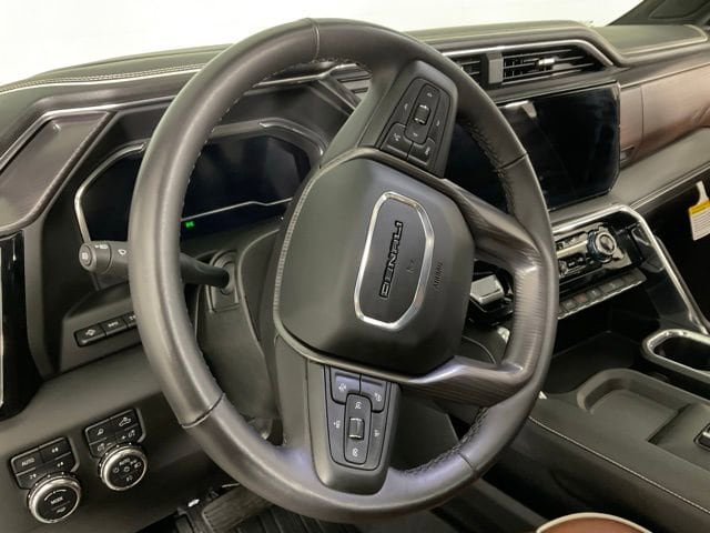 2025 GMC Sierra 3500HD Denali Ultimate - Photo 23