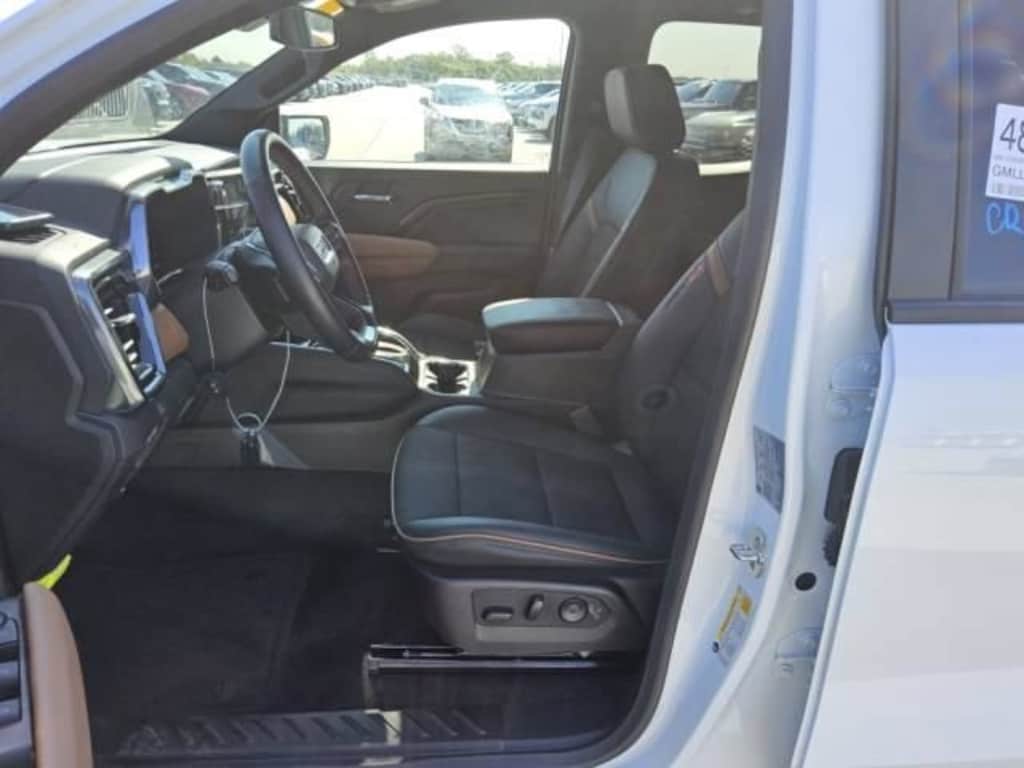 Used 2025 GMC Canyon AT4 Truck