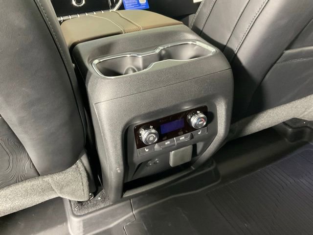 2026 GMC Acadia Denali Ultimate - Photo 25