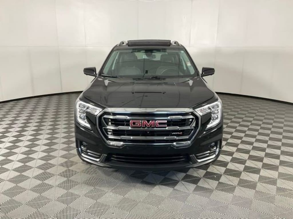Used 2024 GMC Terrain AT4 SUV