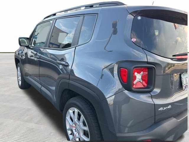 2022 Jeep Renegade Latitude photo 2