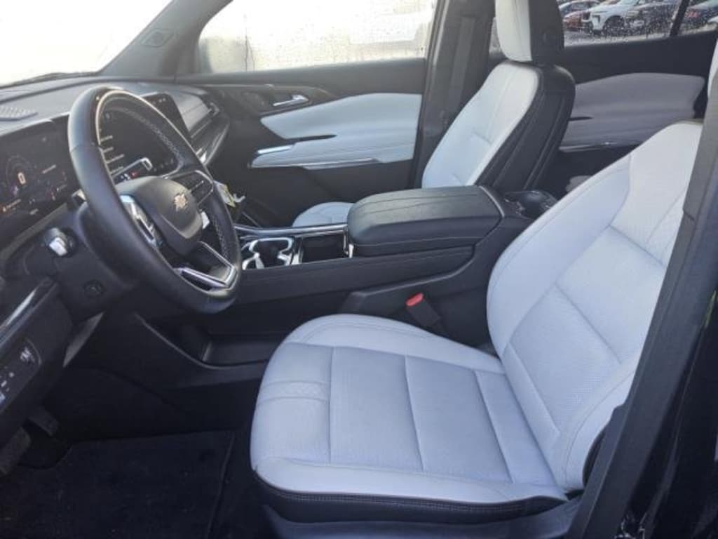 Used 2025 Chevrolet Traverse High Country SUV