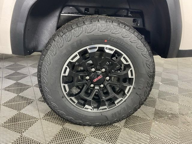 2026 GMC Canyon AT4 - Photo 40