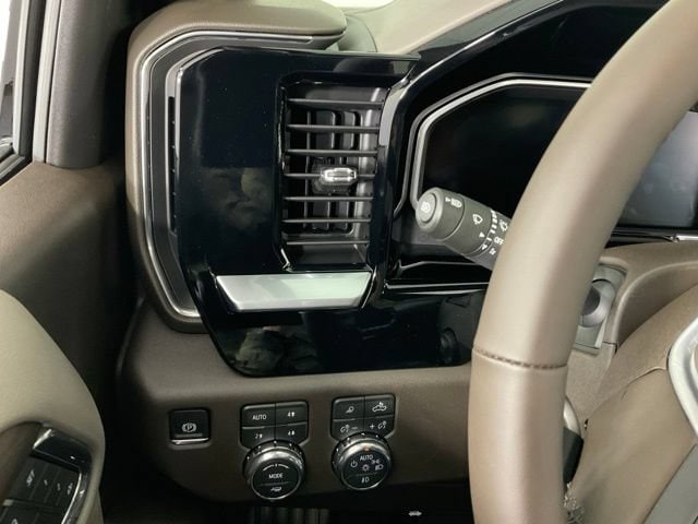 2026 GMC Sierra 1500 SLT - Photo 18