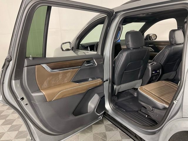 2026 GMC Acadia Denali Ultimate - Photo 33