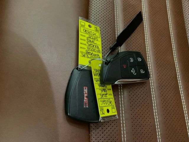 2025 GMC Sierra 3500HD Denali Ultimate - Photo 47