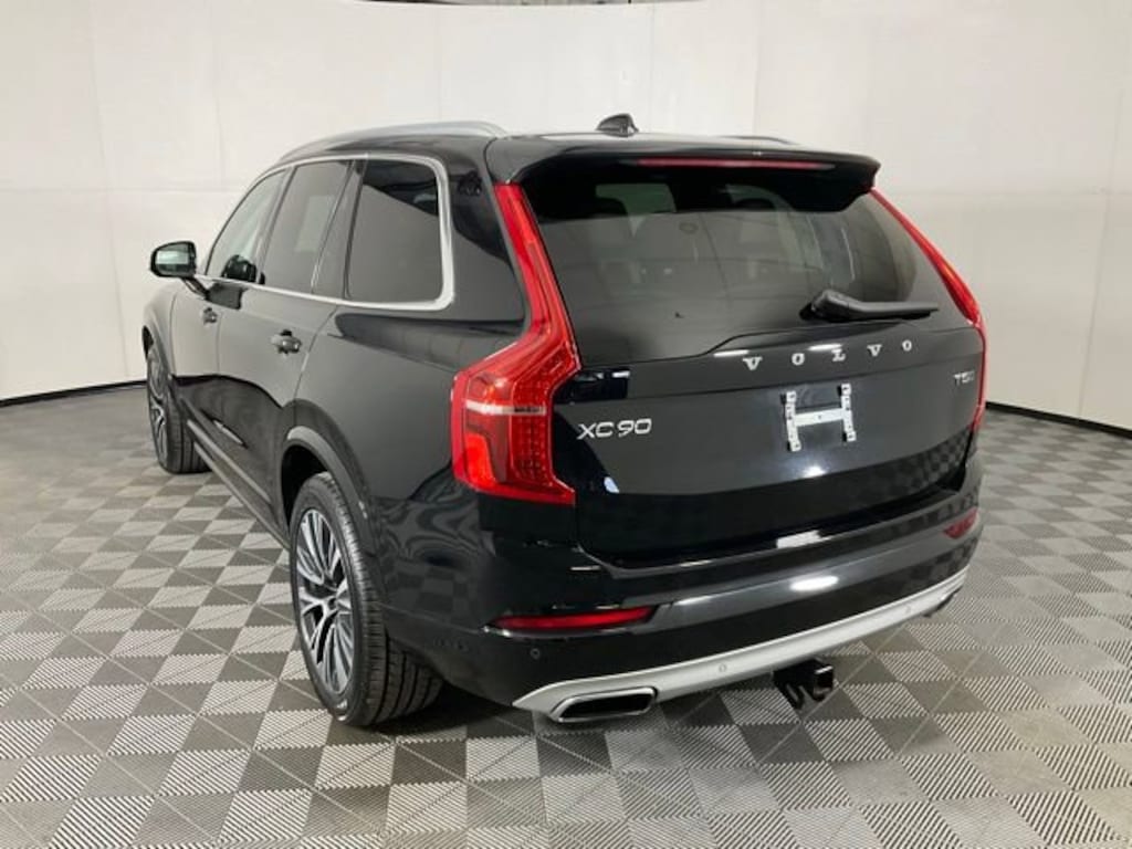 Used 2021 Volvo XC90 Momentum