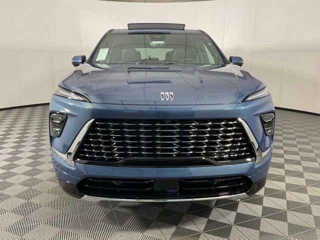 2026 Buick Enclave Avenir photo 2