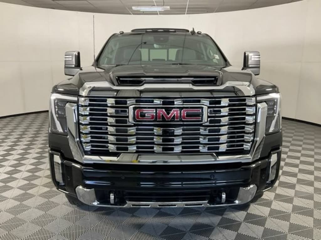 Used 2025 GMC Sierra 3500 HD Denali DRW Truck