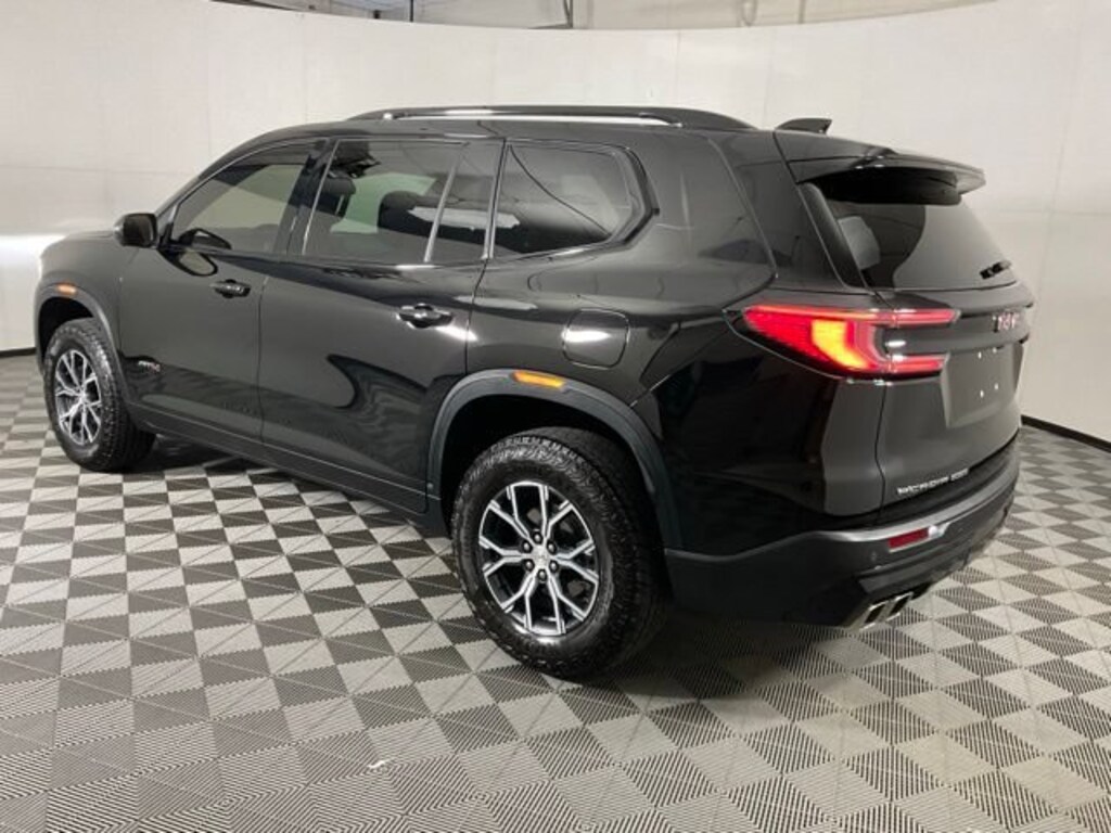 Used 2024 GMC Acadia AT4 SUV