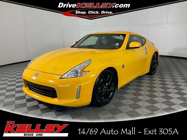 2017 Nissan 370Z Coupe Touring's photo