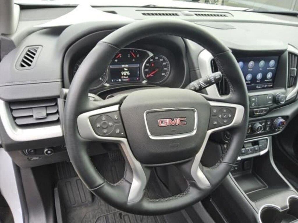 Used 2024 GMC Terrain SLT SUV