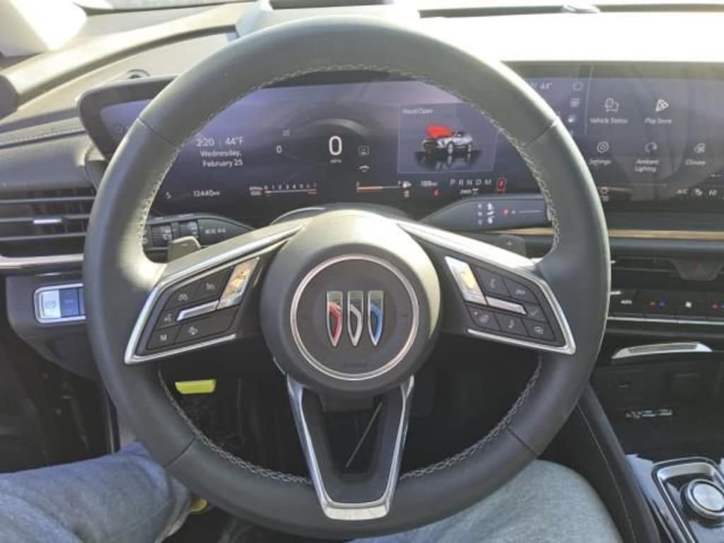 Used 2025 Buick Envision Avenir SUV