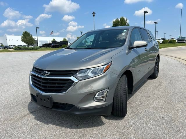 2018 Chevrolet Equinox LT photo 2