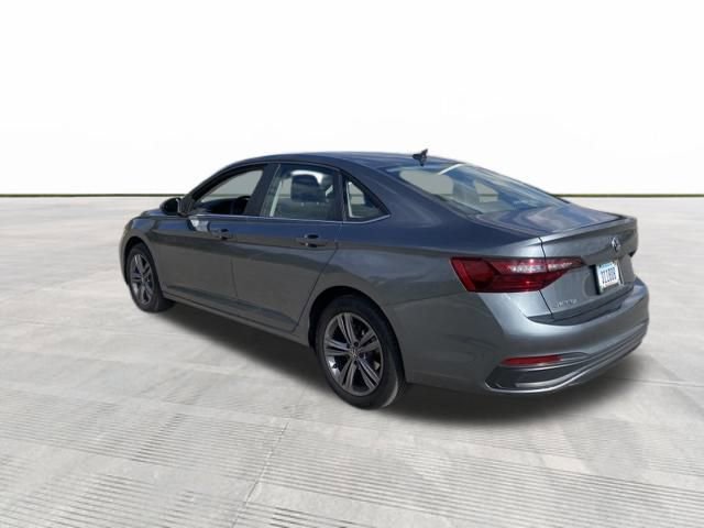 2024 Volkswagen Jetta SE photo 4