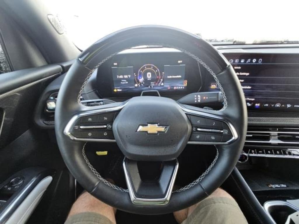 Used 2025 Chevrolet Traverse High Country SUV