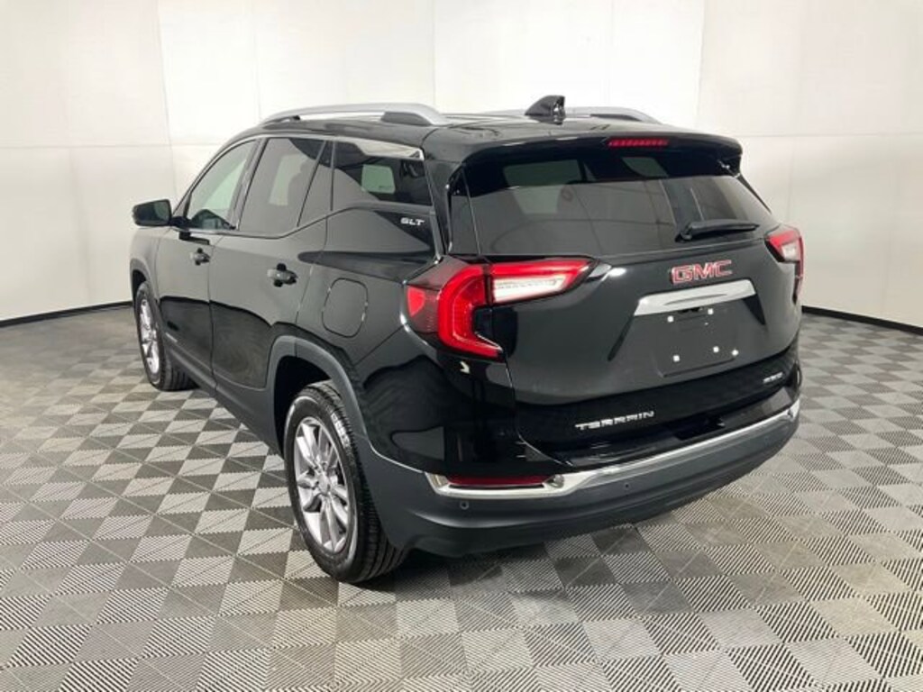 Used 2024 GMC Terrain SLT SUV