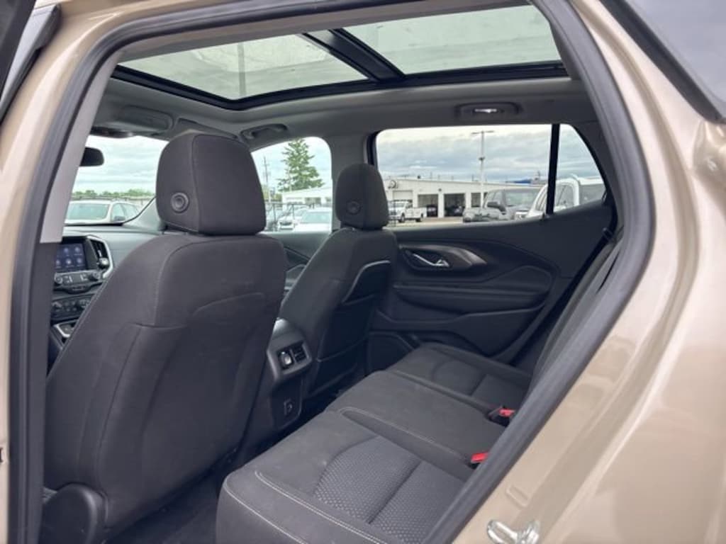 Used 2023 GMC Terrain SLE SUV