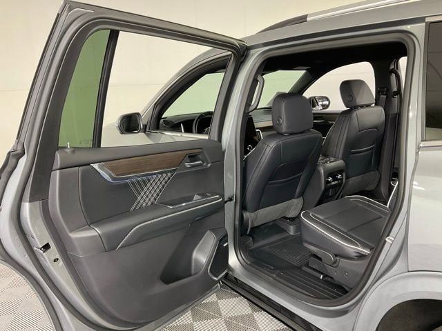 2026 GMC Acadia Denali - Photo 32