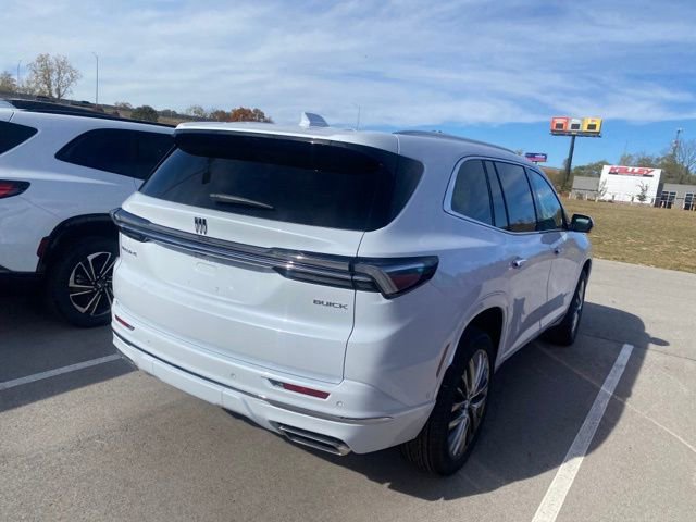 2026 Buick Enclave Avenir photo 3