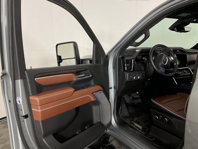 2025 GMC Sierra 3500HD Denali Ultimate - Photo 26