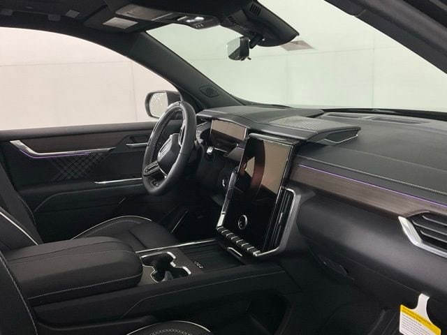 2026 GMC Acadia Denali - Photo 31