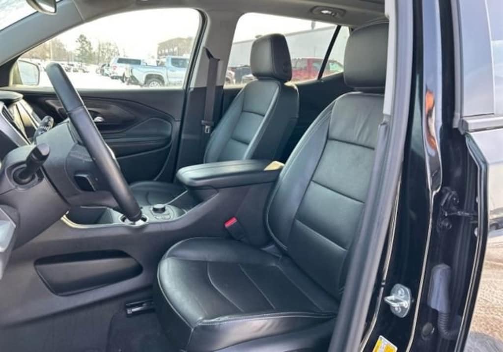 Used 2024 GMC Terrain SLT SUV