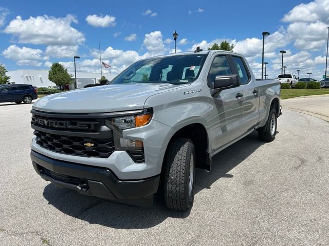 2024 Chevrolet Silverado 1500 photo 2