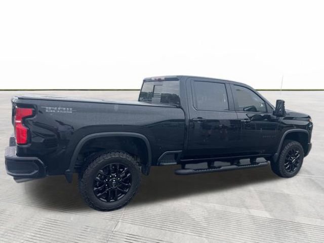 2025 Chevrolet Silverado 2500HD LT photo 2