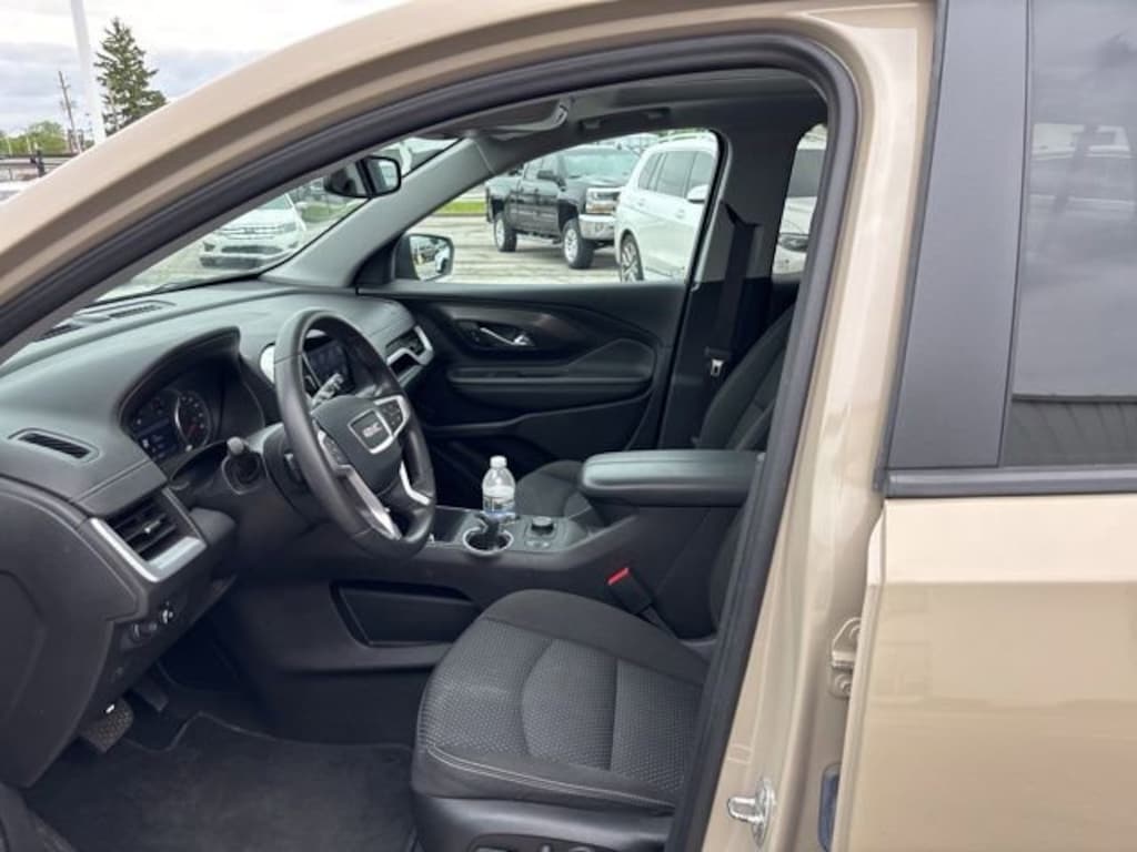 Used 2023 GMC Terrain SLE SUV