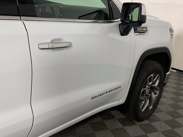 2026 GMC Sierra 1500 SLT - Photo 9