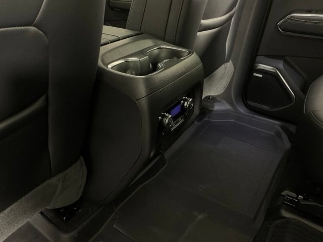 2026 GMC Acadia Elevation - Photo 17