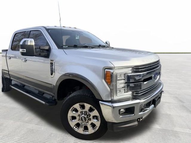 2017 Ford F-250 Lariat photo 2