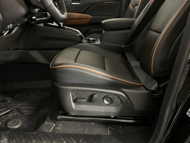 2026 GMC Canyon AT4 - Photo 33
