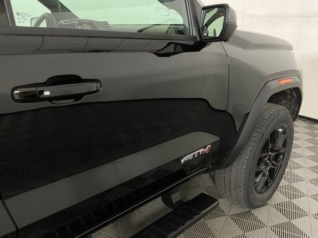 2026 GMC Canyon AT4 - Photo 9