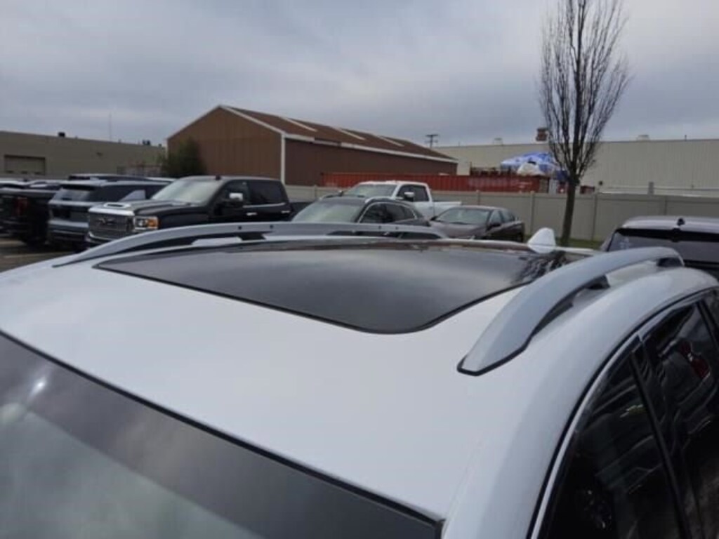 Used 2024 GMC Terrain SLT SUV