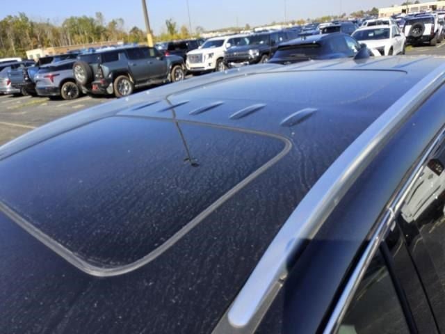 2024 Buick Enclave Avenir photo 2