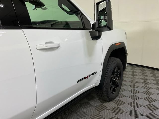 2026 GMC Sierra 2500HD AT4 - Photo 9