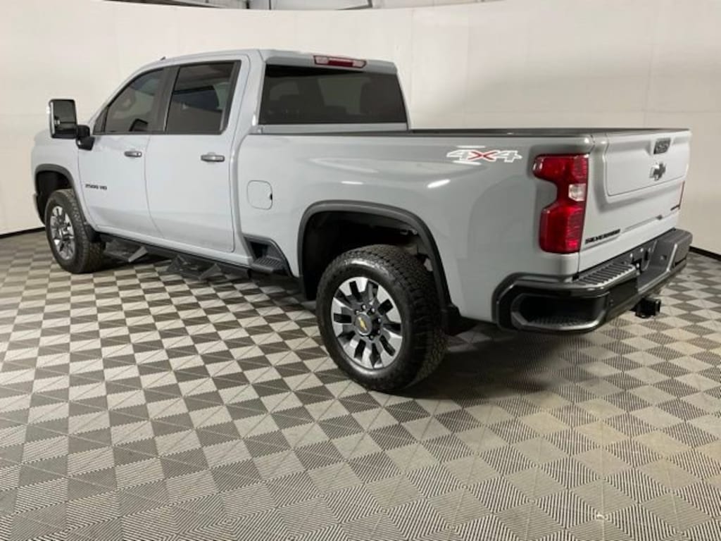 Used 2024 Chevrolet Silverado 2500 HD Custom Truck